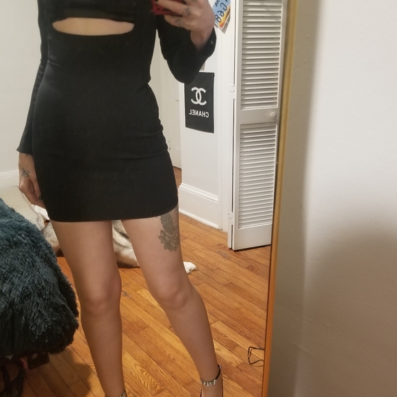 Black mini dress - Picture 7 of 7